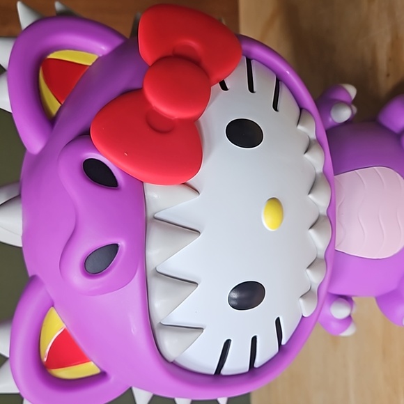 HELLO KITTY KAIJU FIGURAL BANK - Picture 2 of 9